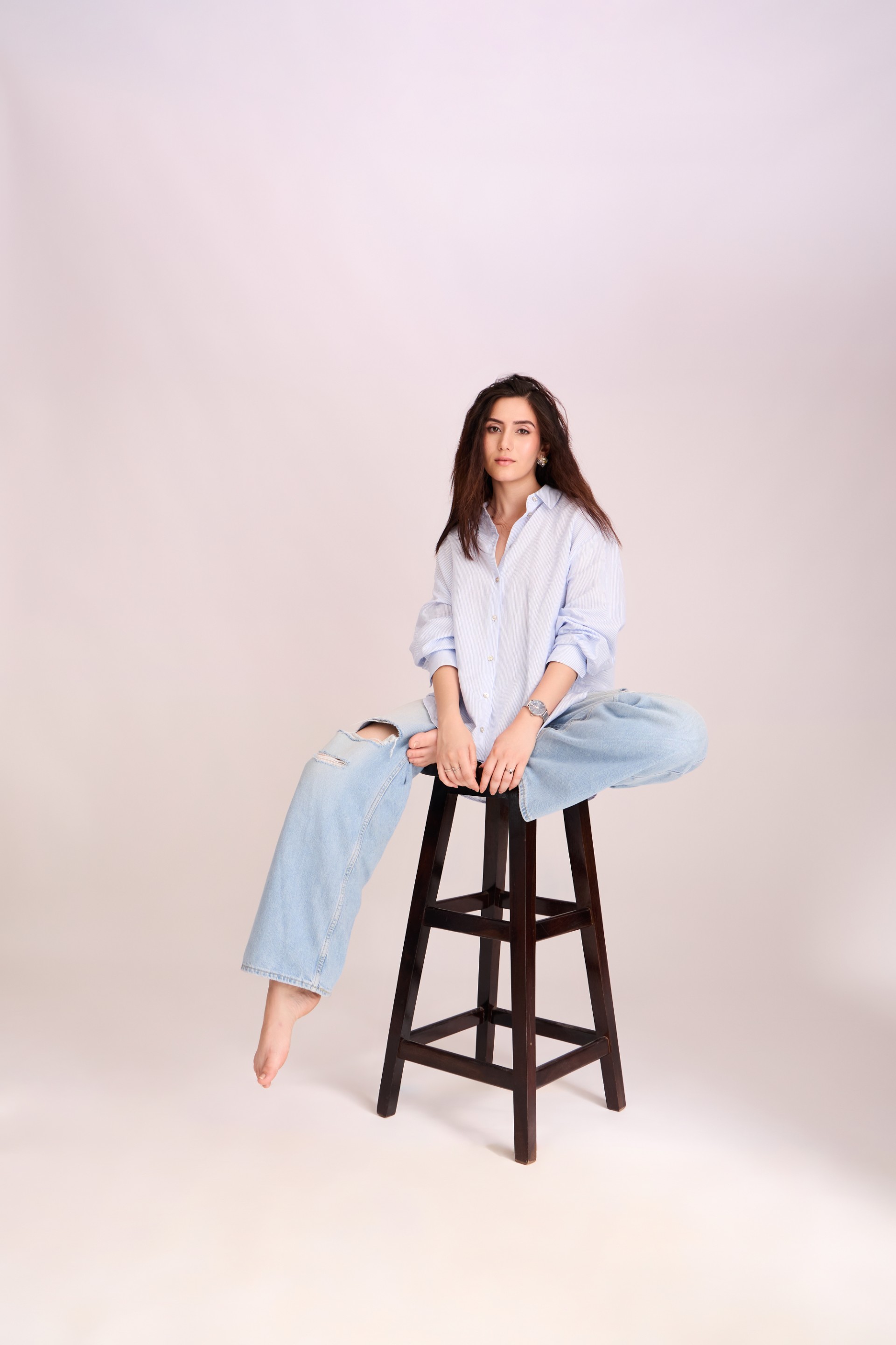 Soft & Clean Portrait with Large Softbox and Bounced Fill